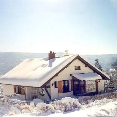 Landhaus Fonctionnel Avec Terrasse Et Vue, - Fr-1-589-402